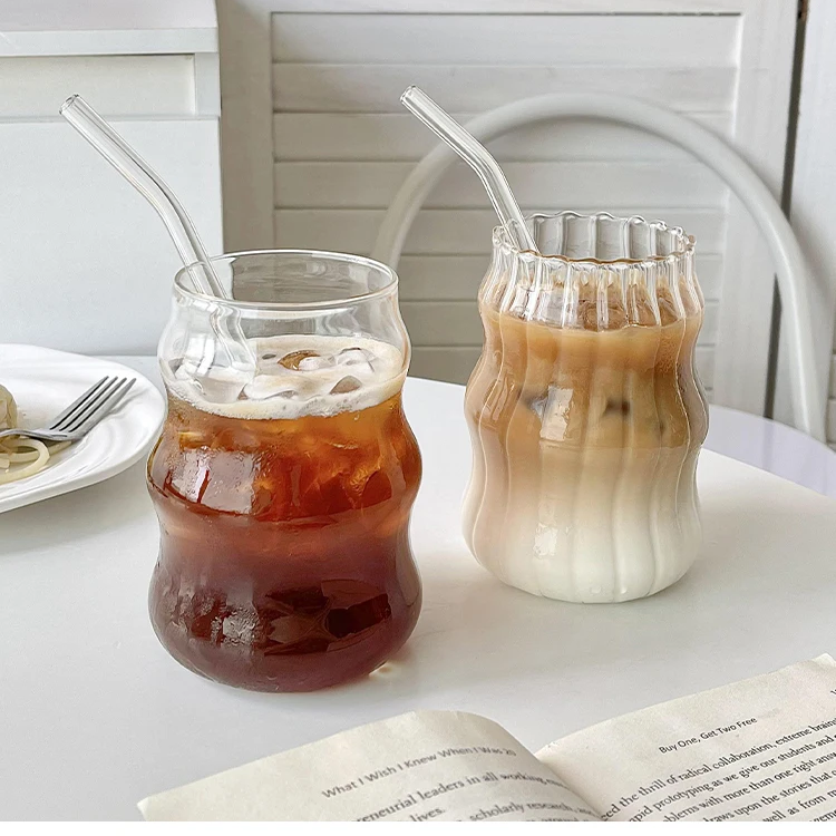 Verre Nervuré avec Couvercle en Bambou et Paille en Verre, 500 ml